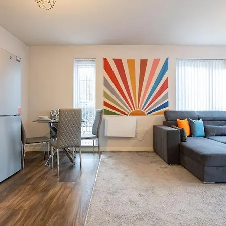 M5 Ordsall - Spacious 2 Bedroom City Apartment-3